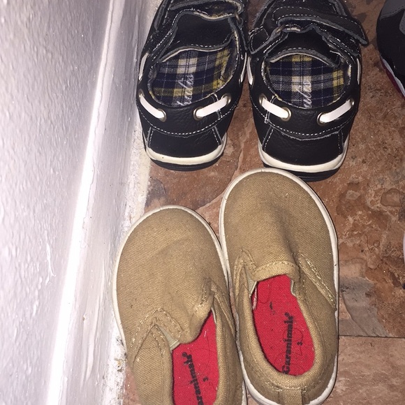 Toddler shoes! Sizes 3-5 - Picture 2 of 7